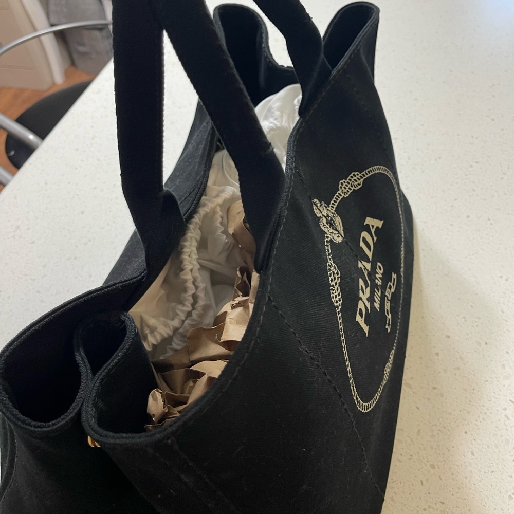 Authentic large prada canapa - Picture 2 of 10